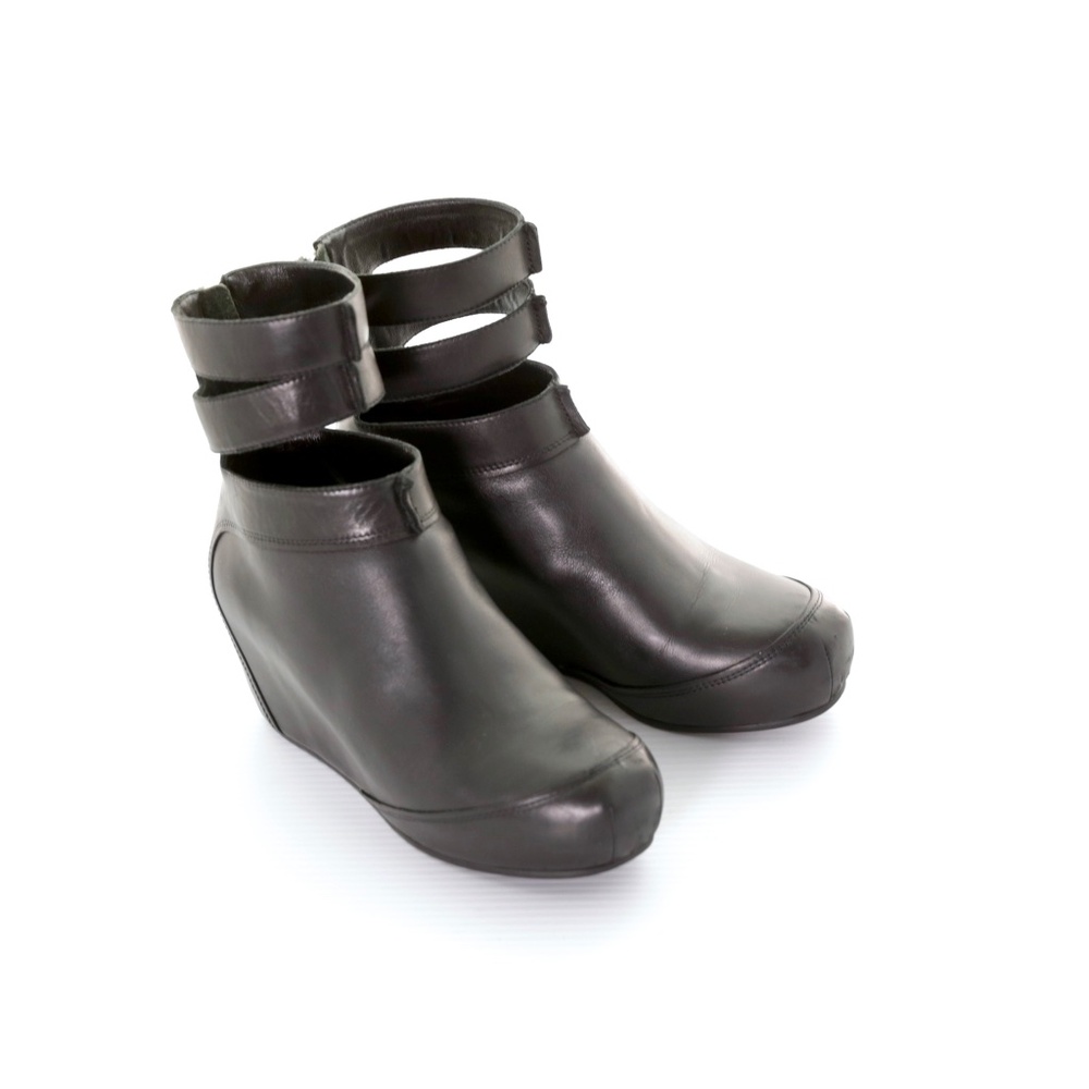 Camilla Skovgaard Black Leather Wedge Cage Platform Ankle Boots 7.5M Rare Mod